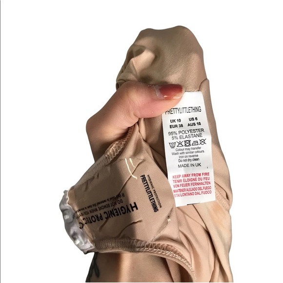 PrettyLittleThing | New Nude Contrast Stitched Low Cut Halter Snap Bodysuit - Picture 9 of 9